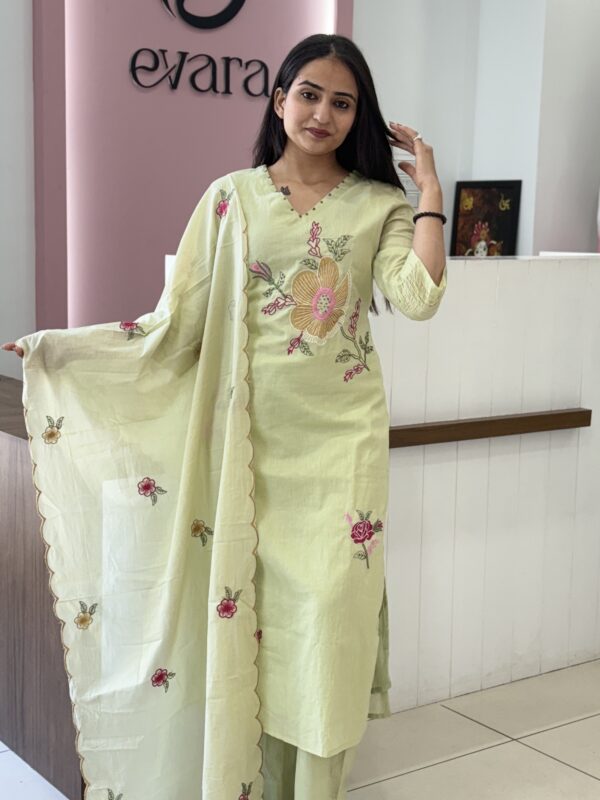 Kurti Set with Pants and Mul Cotton Dupatta
