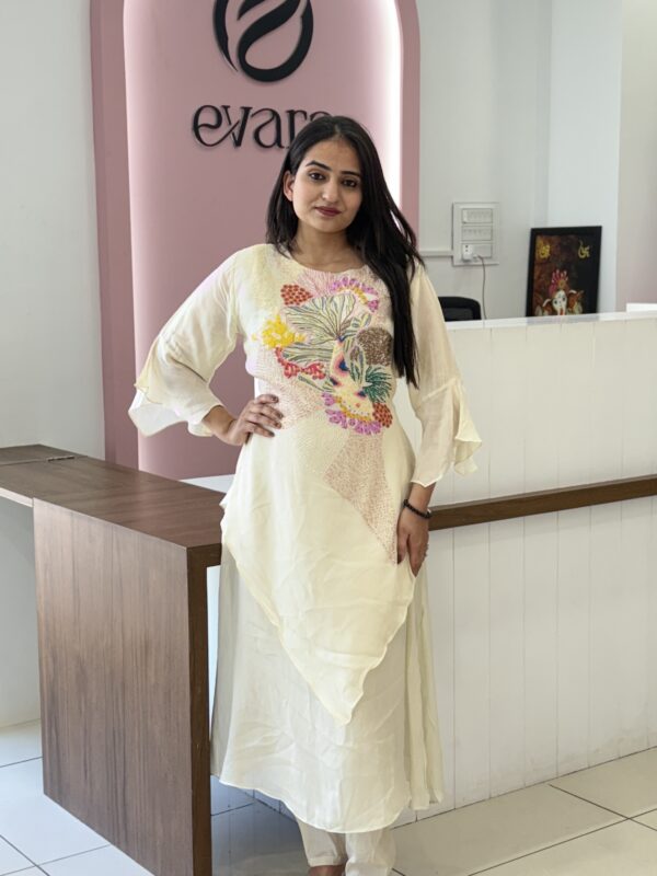 Designer 2-piece set with short top and pant