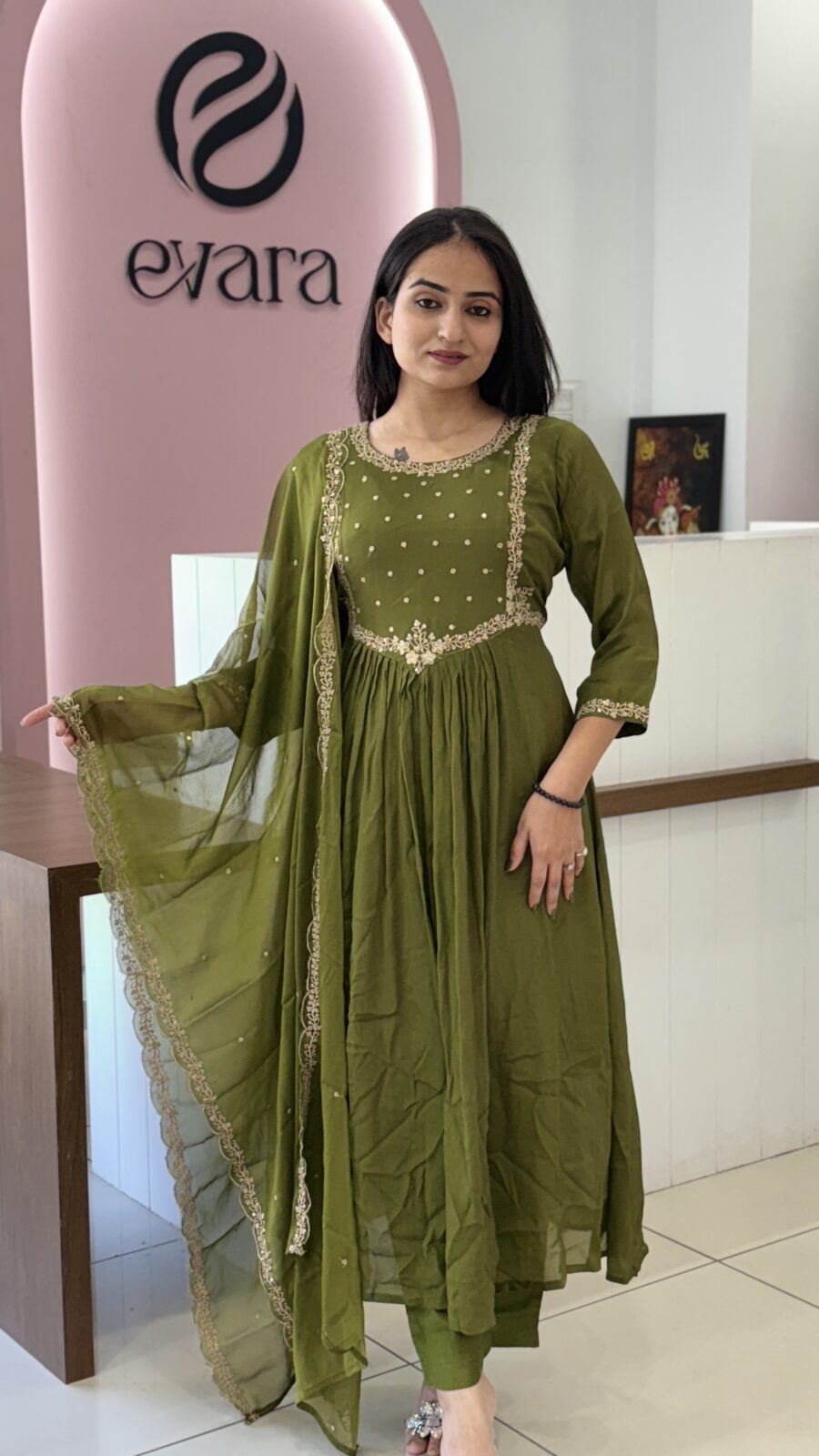 kurti set with embroidery work - Image 3