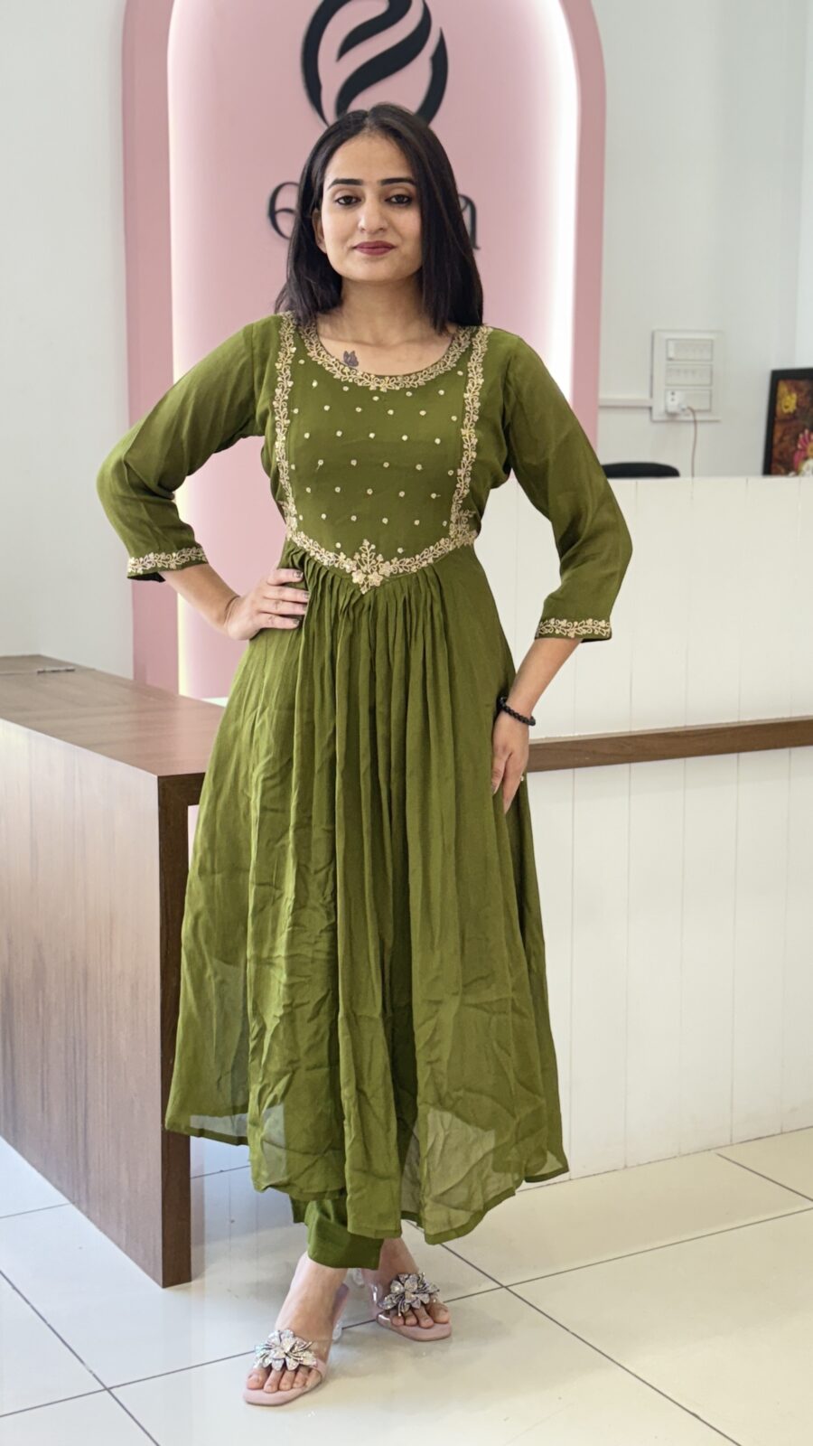 kurti set with embroidery work - Image 2