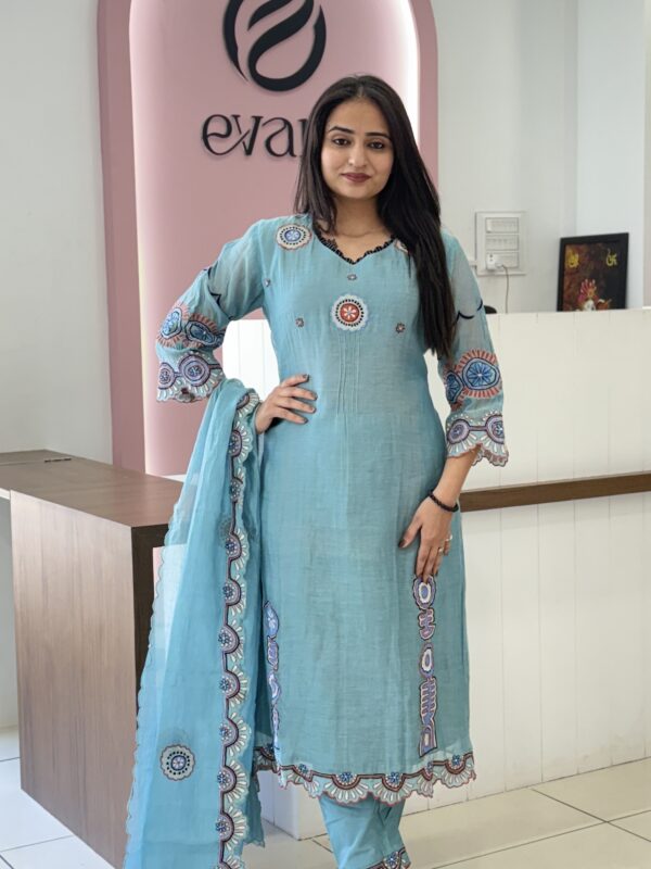 Kurti with pant and dupatta