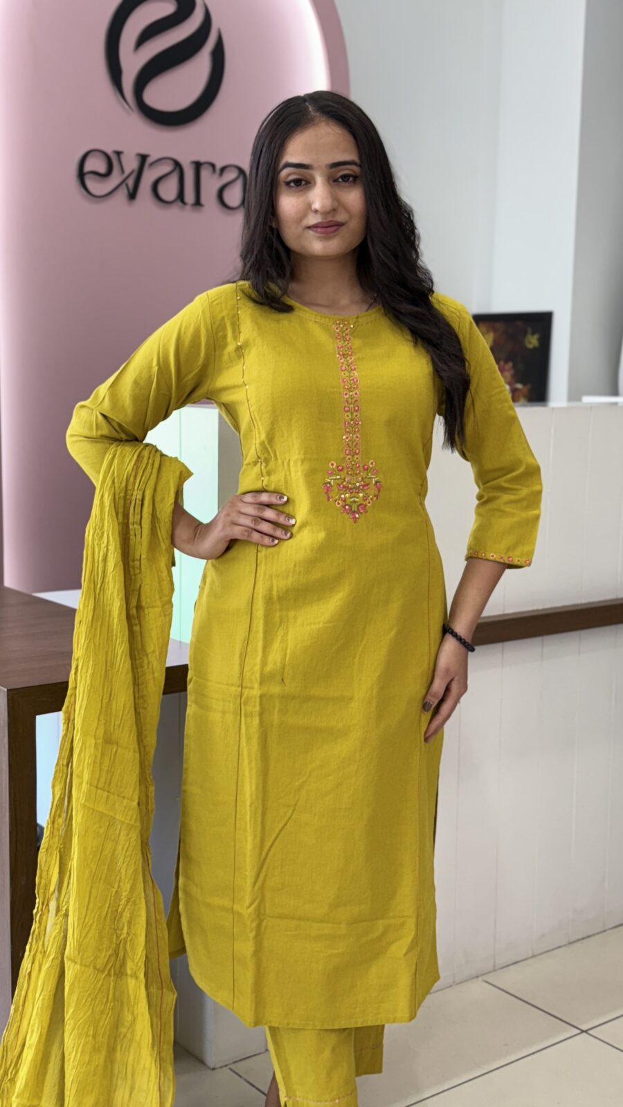 3-Piece Set with Dupatta & Pants - Image 2