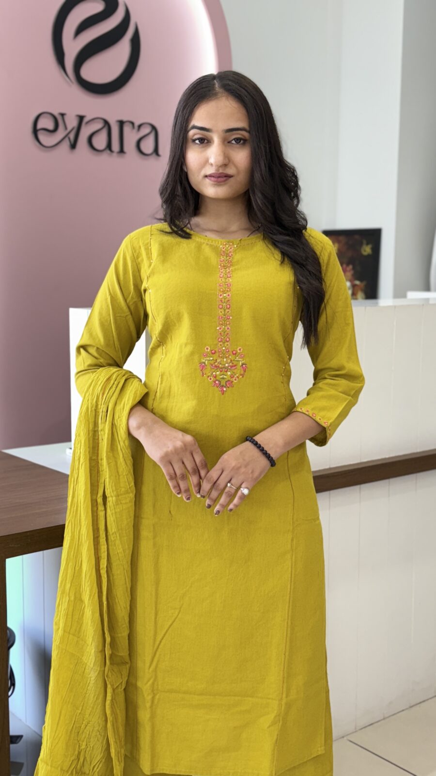 3-Piece Set with Dupatta & Pants - Image 3