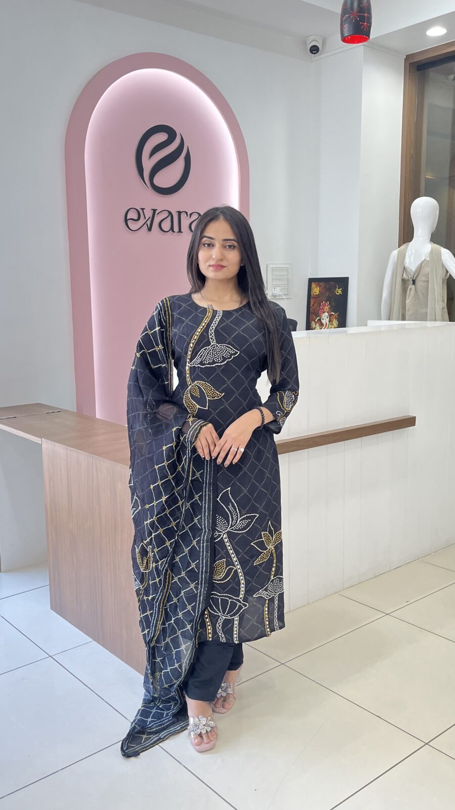 Bandhani Bloom 3-Piece Suit Set - Image 3
