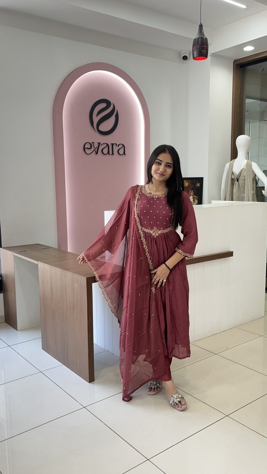 Elegance Embroidery Suit Set - Image 2