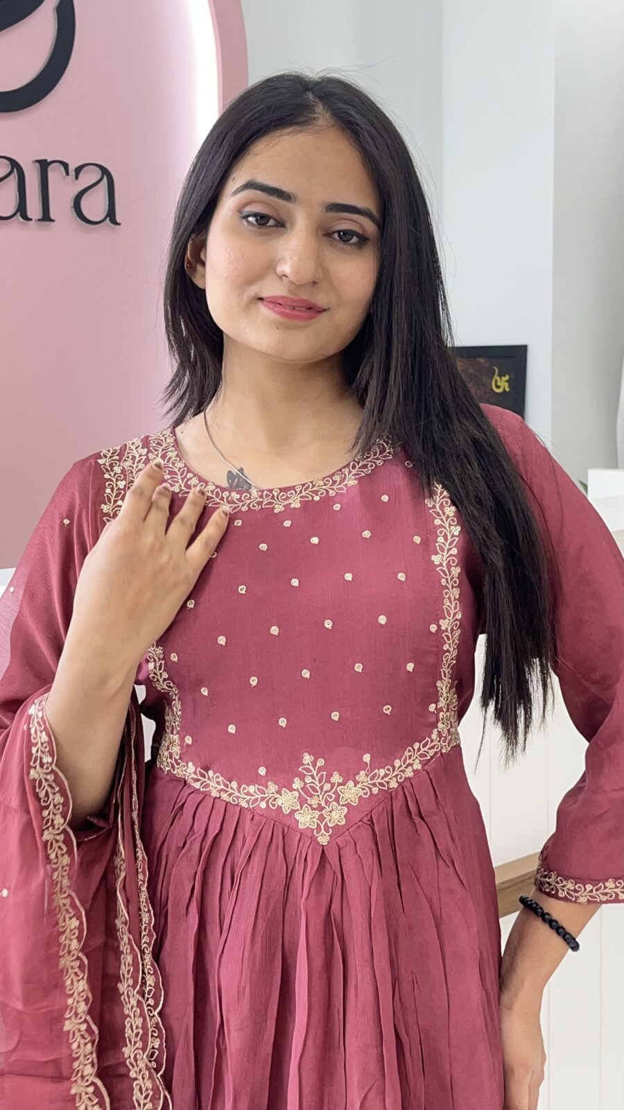 Elegance Embroidery Suit Set - Image 3