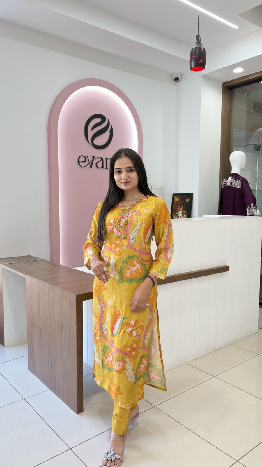 Muslin 2-Piece Neckline Elegance Set - Image 2
