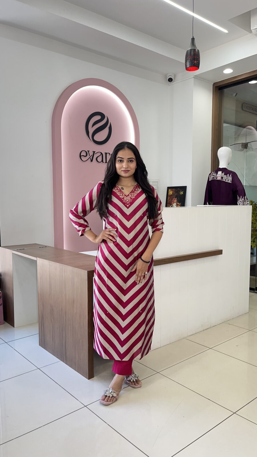 Elegance in Thread – Muslin Kurti Set - Image 3