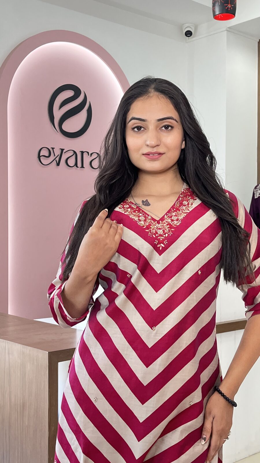 Elegance in Thread – Muslin Kurti Set - Image 2